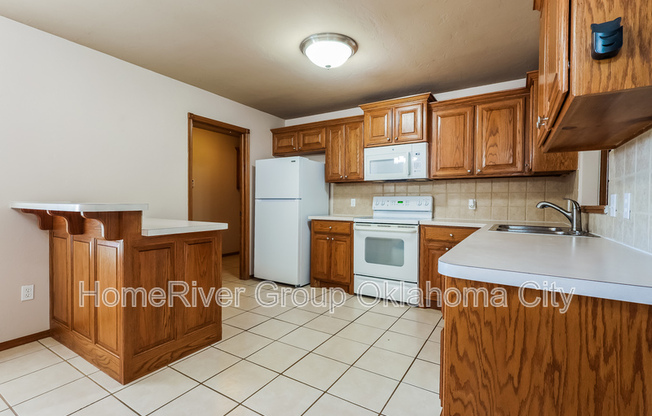 11101 SW 6 ST