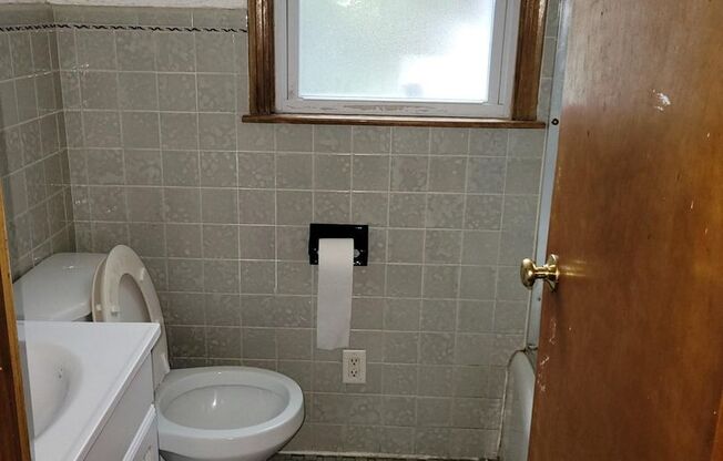 3260-3260A N 49th St