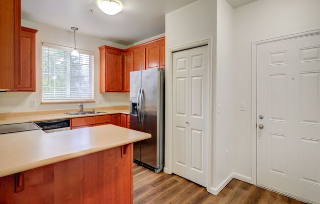 2 beds, 2 baths, 941 sqft, $1,895, Unit CC-101
