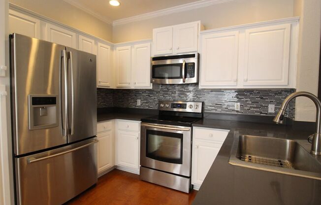 3 beds, 2 baths, $2,495, Unit Apt 104