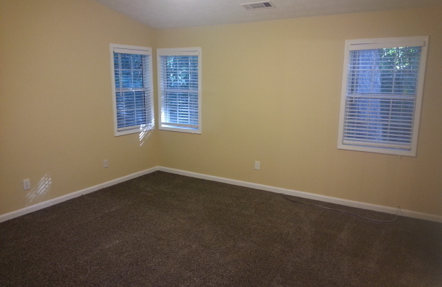 3 beds, 2 baths, $1,750