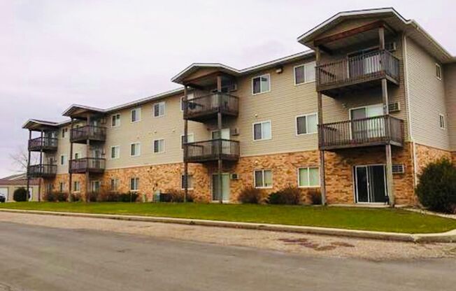 2 beds, 1 bath, 900 sqft, $695, Unit 305