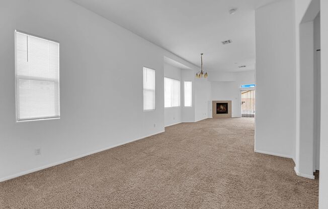 Beautiful 3/2 home! Corner lot in gated community!!