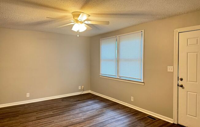 Cute 3 bed 1 bath Ranch Home on a Culdesac! Montgomery Central School Zone.