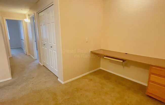 3 beds, 2 baths, 1,286 sqft, $1,695, Unit Apt 2120