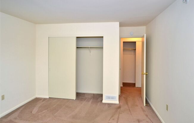 2 beds, 1 bath, $1,880, Unit 304