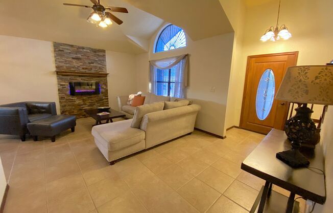 East El Paso 4 bed Refrig A/C!