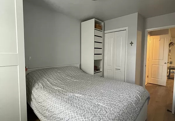 58 32 83 ST