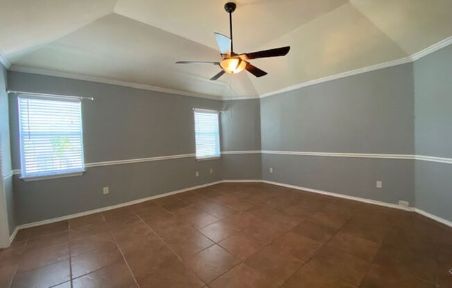 3 beds, 2 baths, $3,375