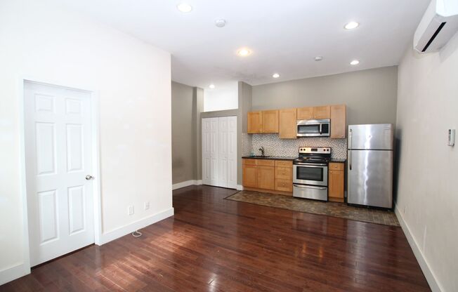 Spacious studio in Fairmount.
