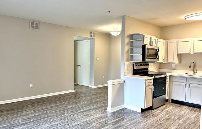 1 bed, 1 bath, 736 sqft, $1,199