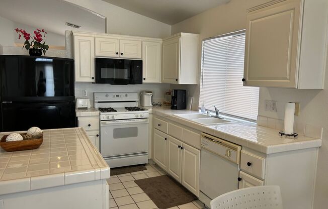 2 beds, 2 baths, $1,995