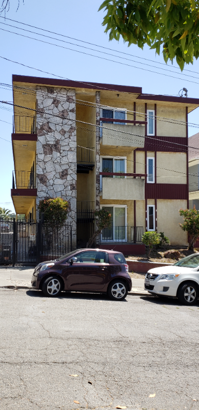 1830 10 AVE