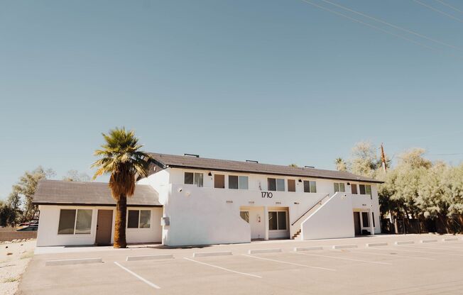 Boho On 31st- Fully Furnished Unit