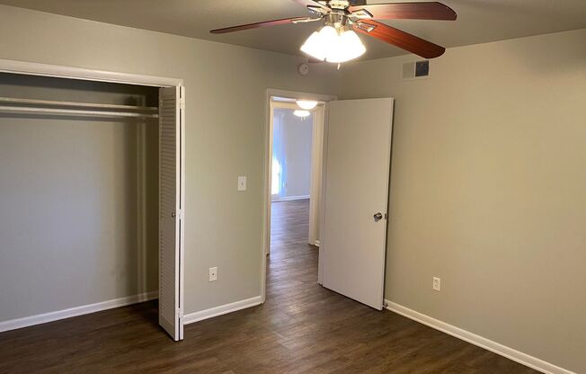 2 beds, 1 bath, 728 sqft, $750, Unit D4