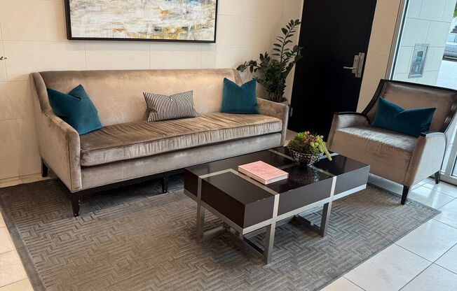 EPIC REA-AZARI PM: Lower Pac Heights - Condo w/Parking