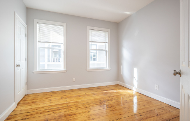 4 beds, 2 baths, $4,600, Unit 2