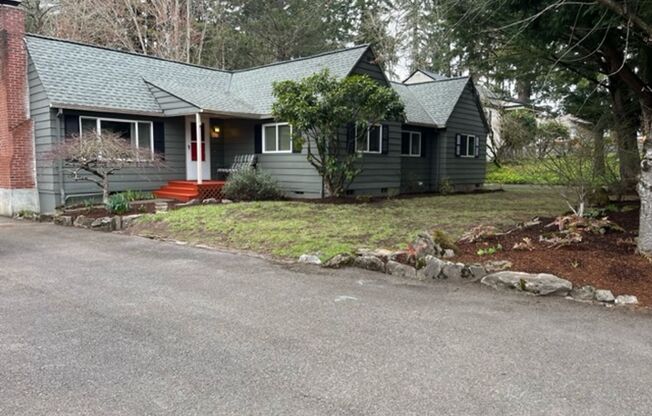 Charming one level 2 bedroom 1 bath house in SW Portland- AVAILABLE NOW