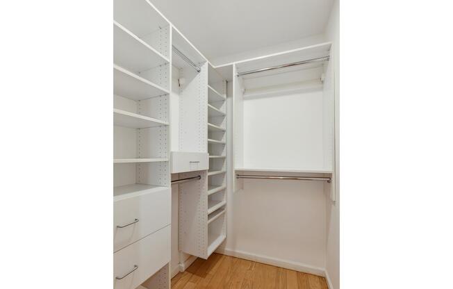 1 bed, 1.5 baths, 668 sqft, $4,100, Unit 9A