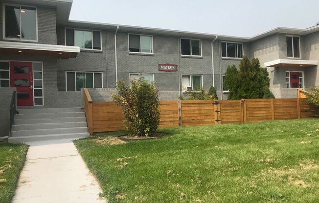 2 beds, 1 bath, 900 sqft, $1,410