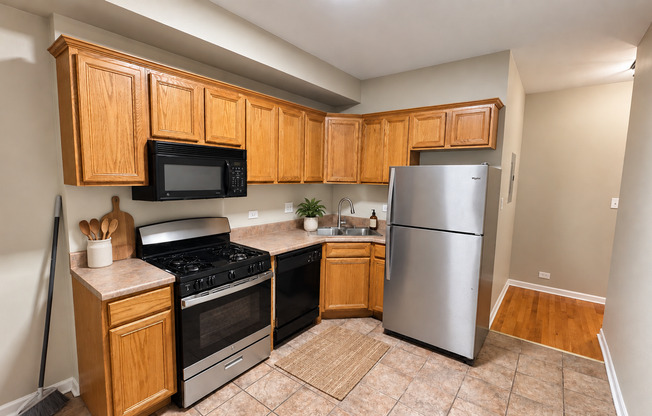 3 beds, 2 baths, $1,785, Unit 3w