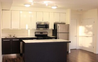 2 beds, 2 baths, $1,499, Unit 2G