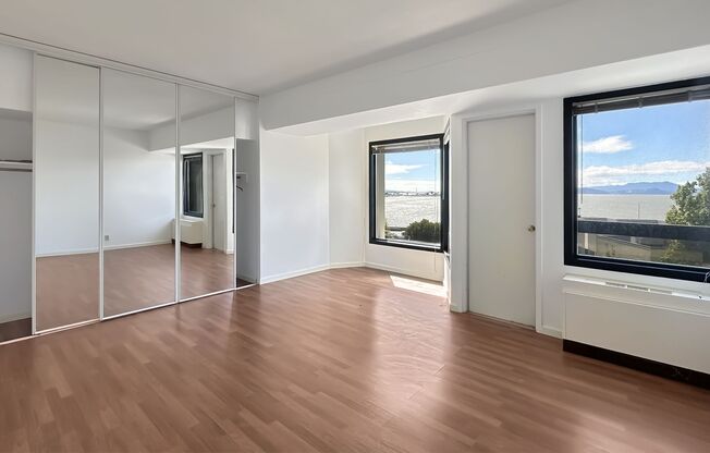 2 beds, 1 bath, $3,400, Unit APARTMENT 517