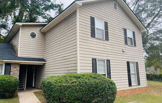 2 beds, 1 bath, 978 sqft, $995, Unit 108 Peachtree Ct Unit B