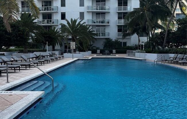 2 beds, 2 baths, 1,088 sqft, $4,000, Unit 1060 Brickell Ave # 17-07 (A11691108)