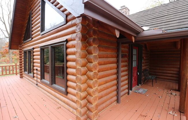 Gorgeous Log Cabin near West Lafayette!