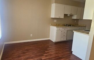 2 beds, 1 bath, 800 sqft, $1,195, Unit 7194b