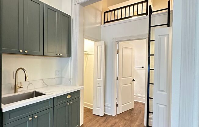 Studio, 1 bath, 254 sqft, $1,825, Unit 108