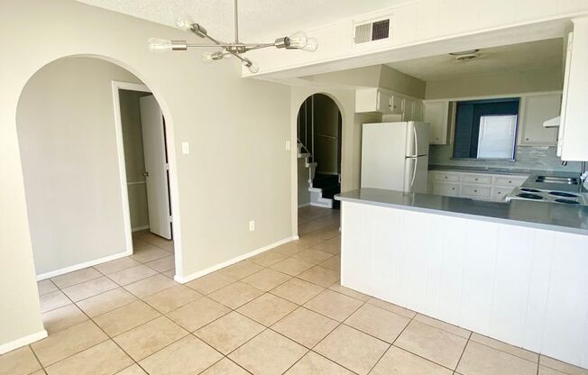 2 beds, 1.5 baths, 1,400 sqft, $1,275