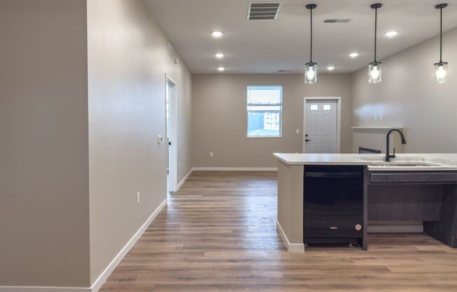 1 bed, 1 bath, 975 sqft, $2,224, Unit 4390-1
