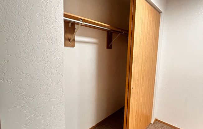 1 bed, 1 bath, 660 sqft, $1,250, Unit H - 074