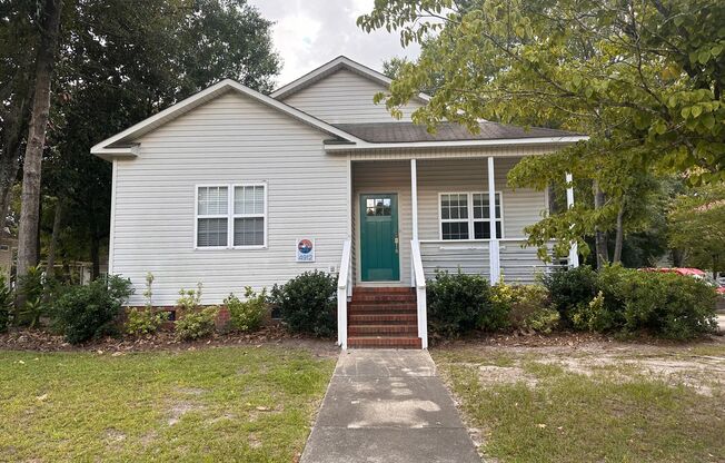 4 Bed Single Family Home - Student Friendly - Close to Campus