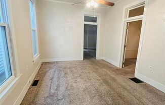 2 beds, 1 bath, $915