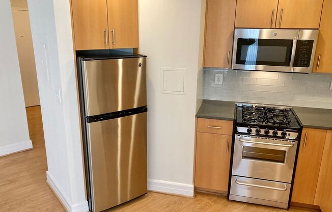 Studio, 1 bath, 440 sqft, $2,150, Unit 0113