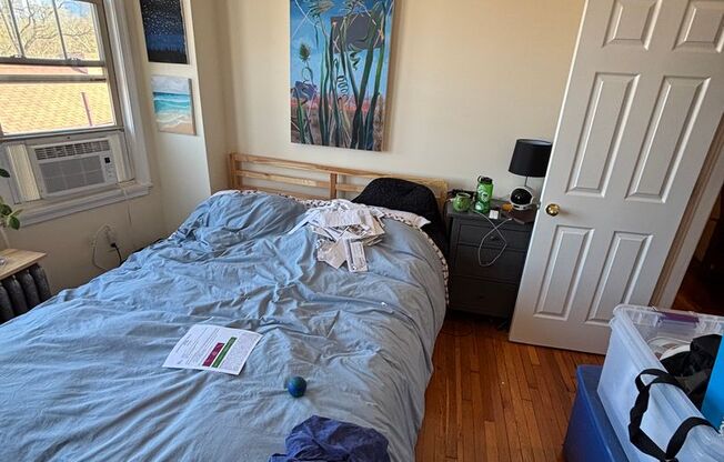 2 beds, 1 bath, 1,000 sqft, $1,295, Unit 19