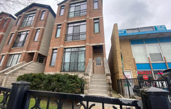 7153 W IRVING PARK RD