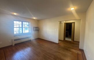 Large 1 bedroom Heat, Hot Water and WIFI Included, 2 blocks from Elm Park in WPI South Village