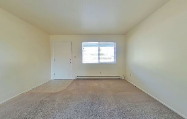 2 Bedroom Apartment ~ Close to Campus ~ Small Pet Friendly