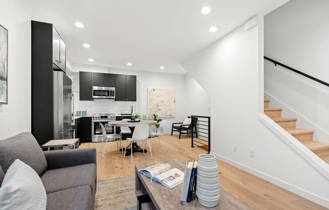 Like new 2 bedroom townhome in Georgetown