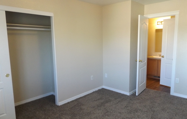 2 beds, 2 baths, $1,400