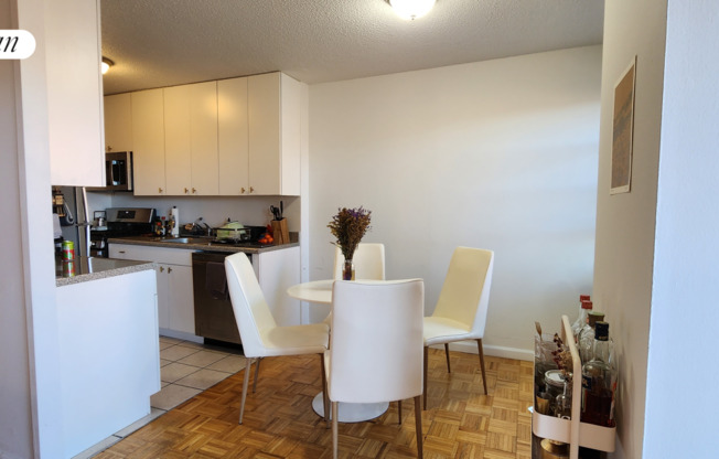 2 beds, 1 bath, $5,250, Unit 14B