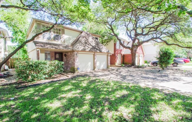 Great 4 bed 2.5 bath on Greenbelt