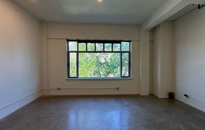 1 bed, 1 bath, 754 sqft, $1,425, Unit 302