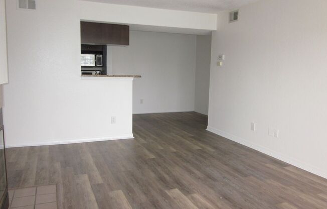 2 beds, 2 baths, $1,650, Unit # 514