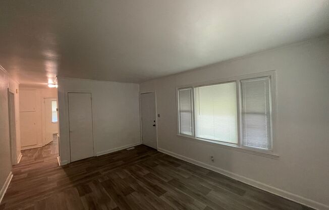 3 bedroom 1 bathroom house available