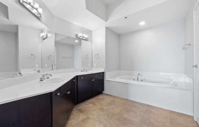 3 beds, 3.5 baths, $3,200, Unit UNIT 1819